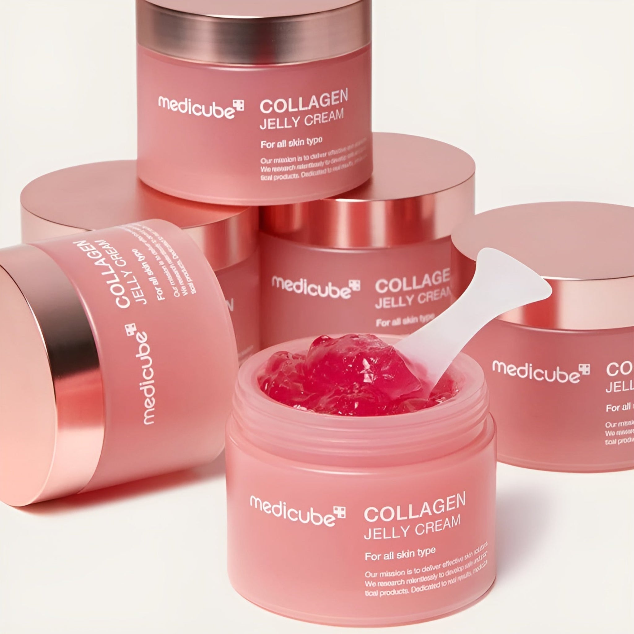 Medicube Collagen Niacinamide Jelly Cream Original من كوريا - أفضل كريم كولاجين للوجه متوفر في Cozmo Station مصر
