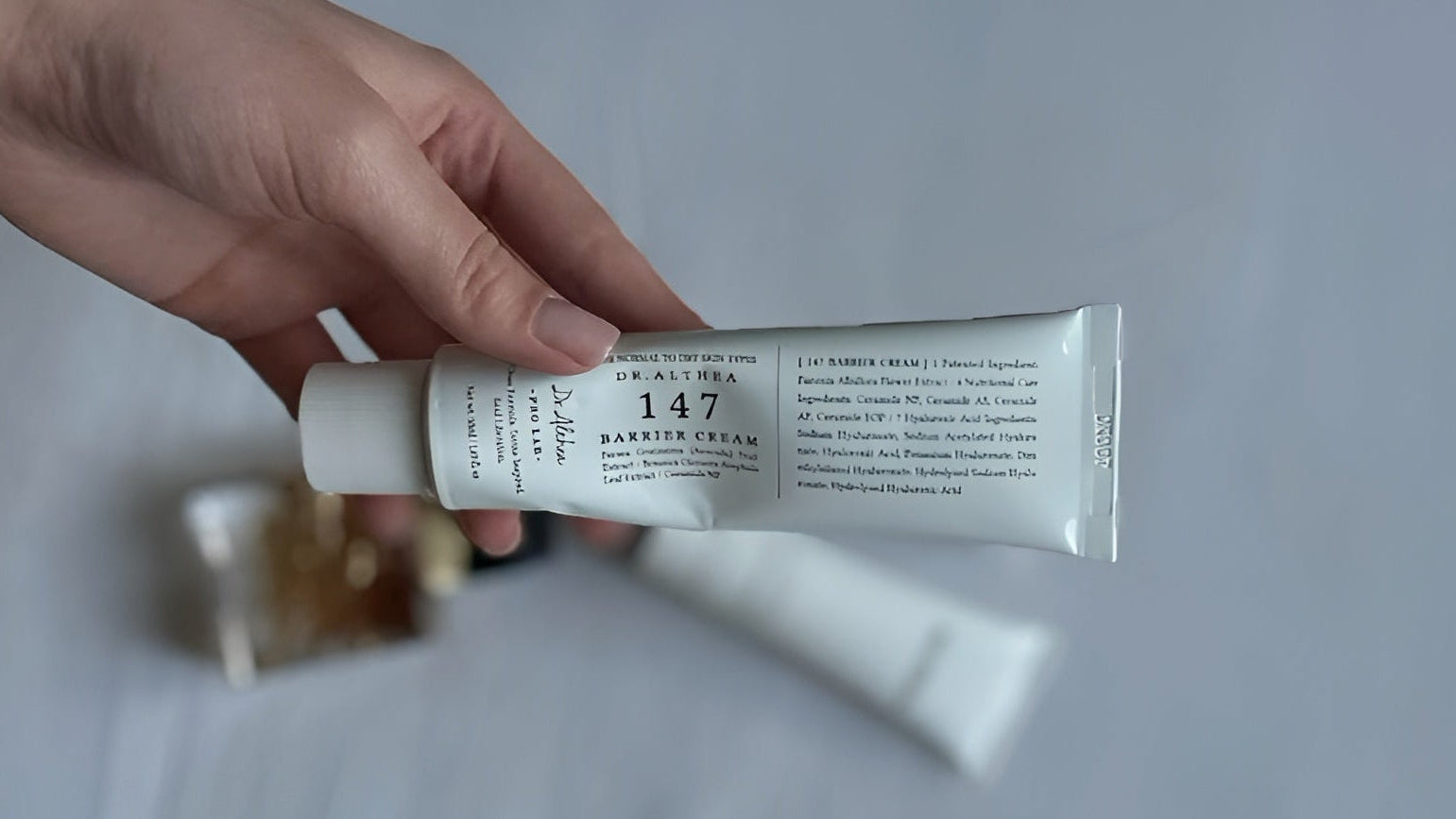 كريم لإصلاح البشرة التالفة والحساسة من Dr.Althea Barrier Cream"